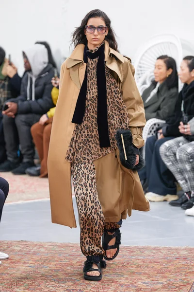 Look 27